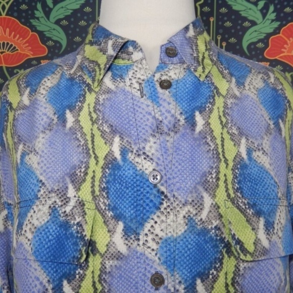 Equipment Femme Blue Green Python Snakeskin Print Silk Button Down Top Shirt - Picture 2 of 4